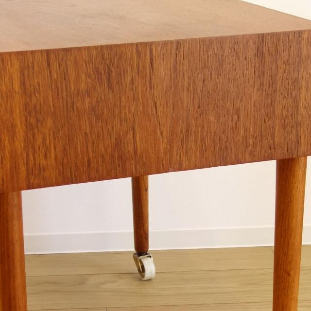 ヴィンテージのソーイングテーブル チーク｜北欧家具通販・アンバー