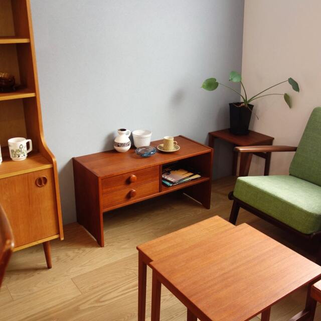 北欧ヴィンテージ木製ローキャビネット