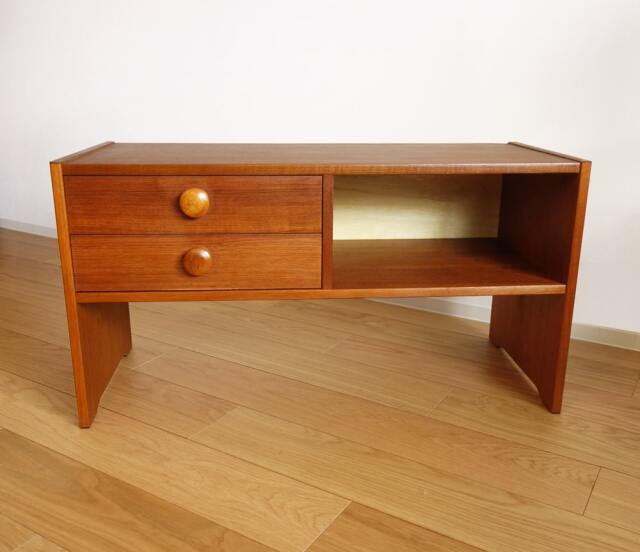 ヴィンテージのローボード　正面