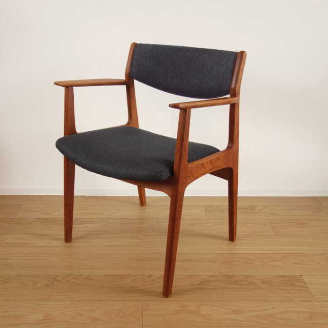 北欧ヴィンテージ木製アームチェア ネイビー