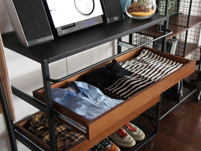 アパレルショップ什器にもお勧めの棚