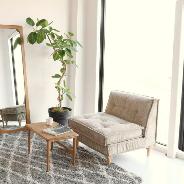 おしゃれな一人掛けソファ　ベージュ