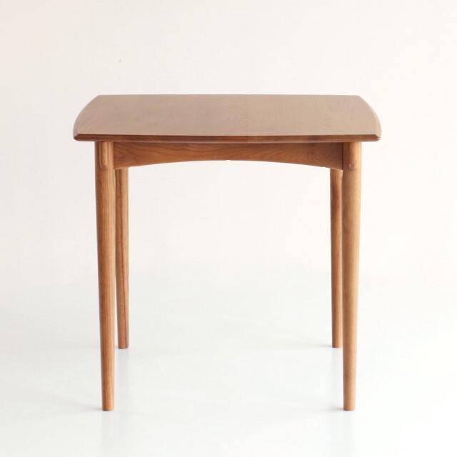 ２人用ダイニングテーブル正面