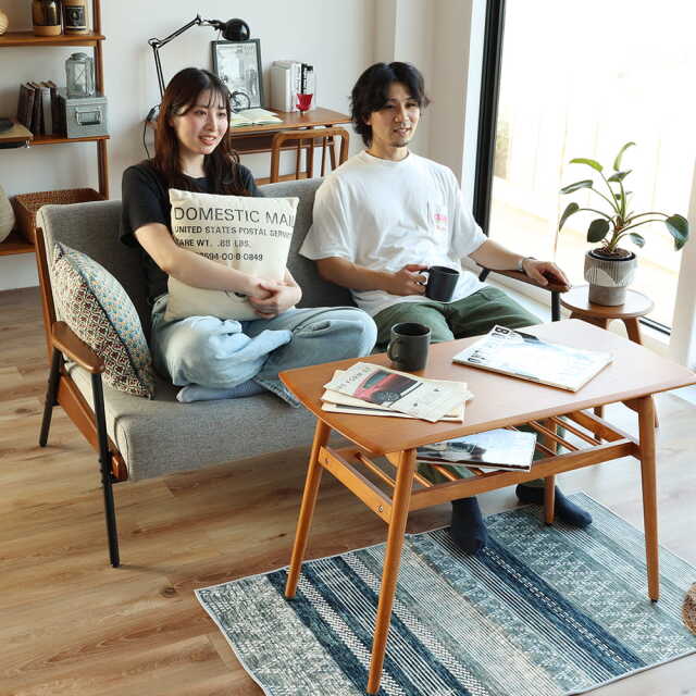 カジュアルな雰囲気の２人掛けソファ