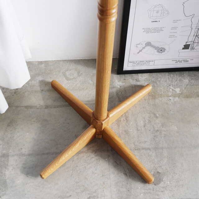 オーク材のスタンド脚