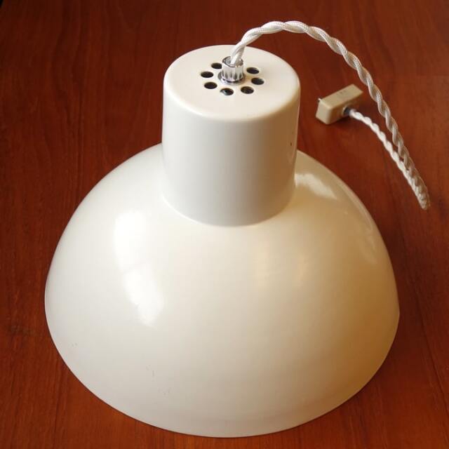 北欧ペンダントライト　白メタル