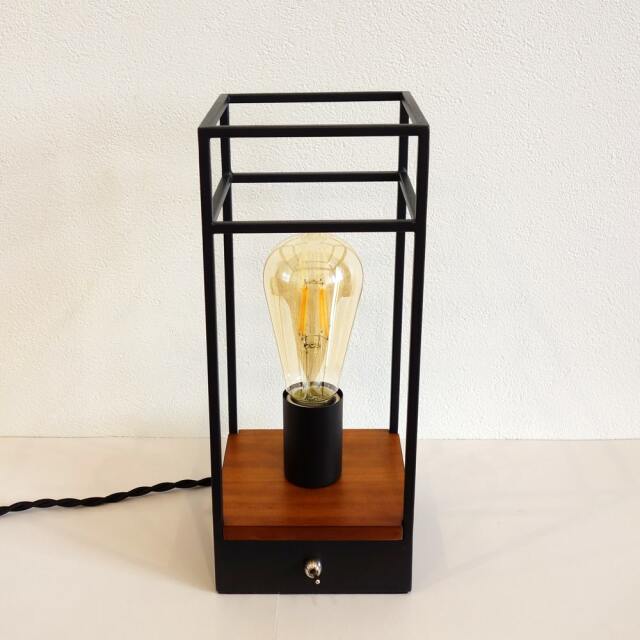 黒テーブルライト正面