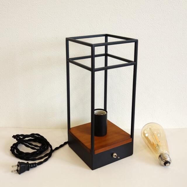 電球付き黒アイアンシェード照明