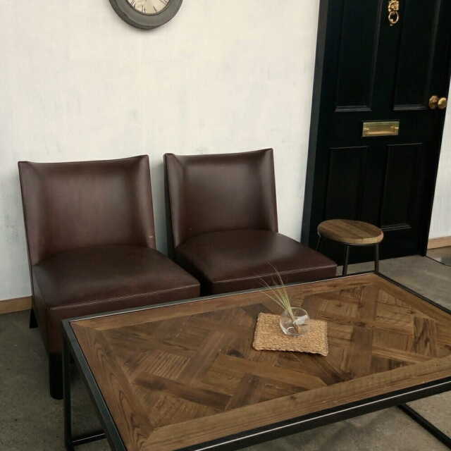 ヴィンテージ感が格好いい古材テーブル