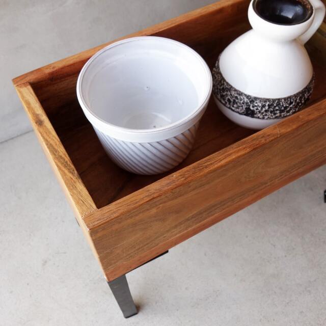 小物入れにも使えるプラントホルダー