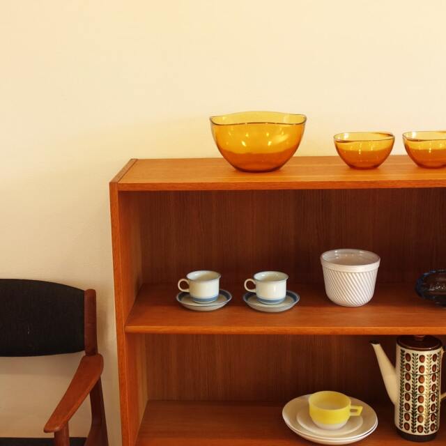 ヴィンテージのアンバーガラス食器