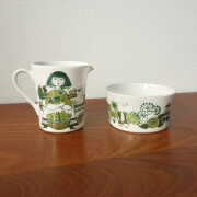 ポットやピッチャー・コースターなどアンティーク雑貨｜アンバーデザイン