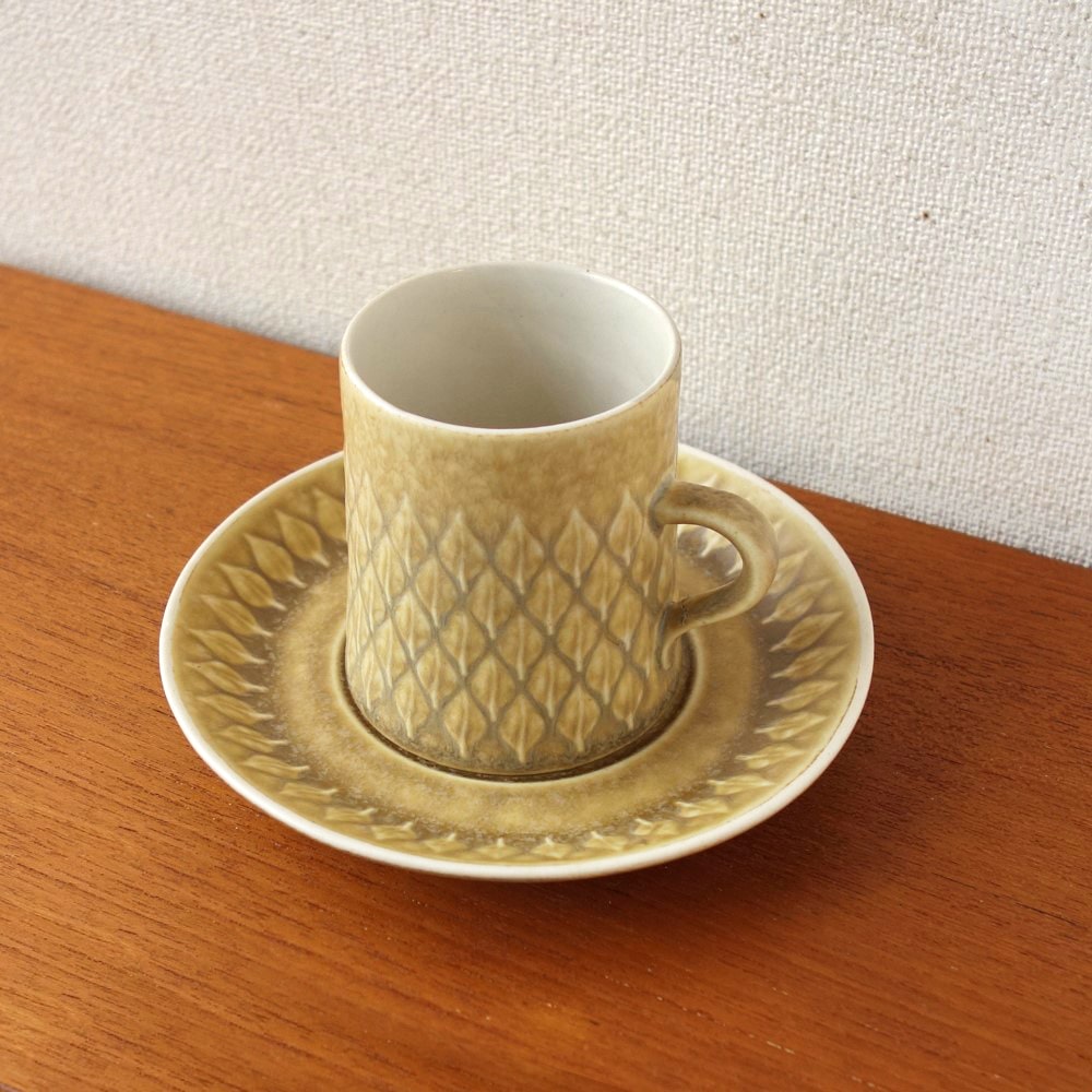 JHQ Reliefカップ＆ソーサー