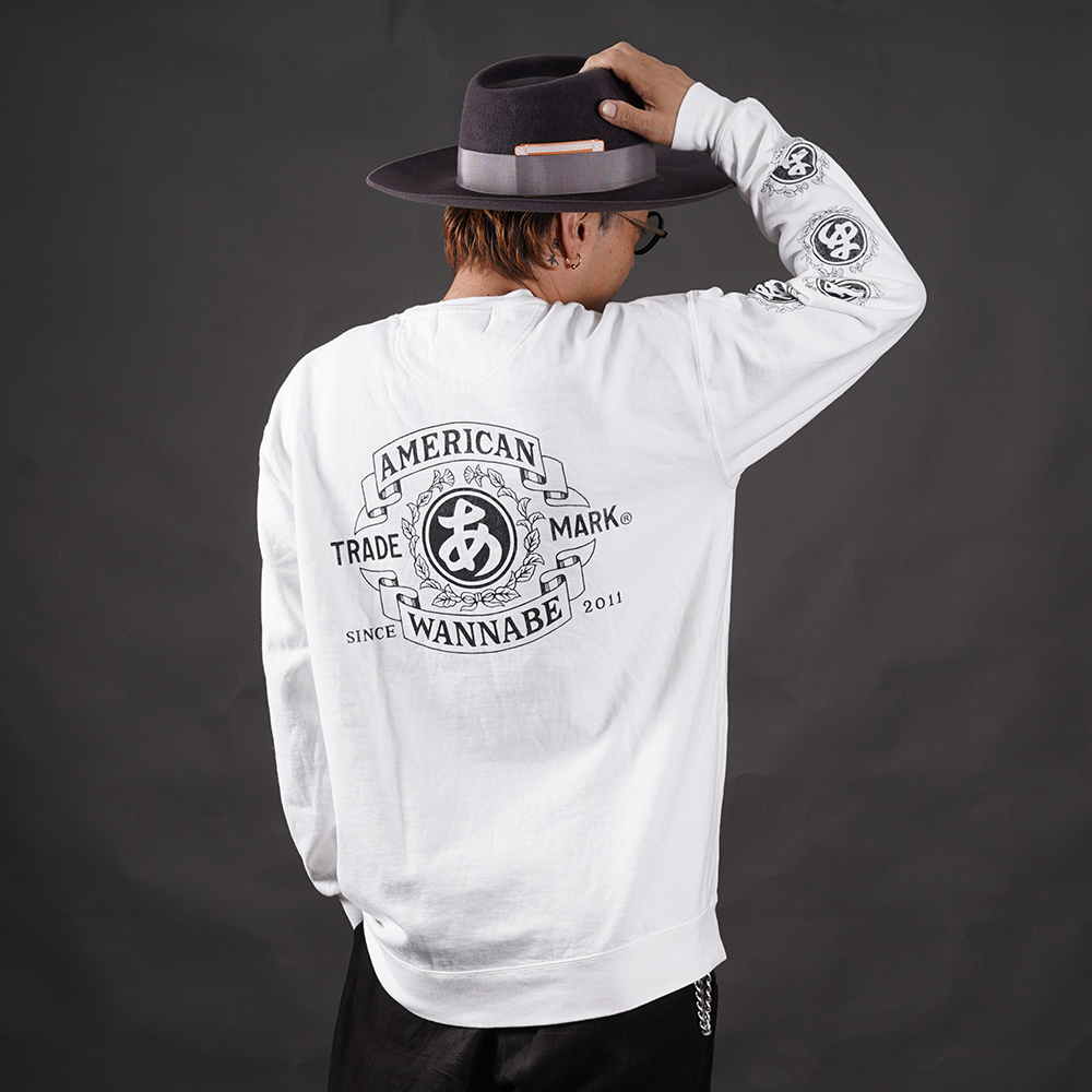 THE AMERICAN WANNABE/アメリカンワナビー「TRADE MARK ARCHIVE  Crew Sweat / WHITE」スリーブプリントクルーネックスウェット