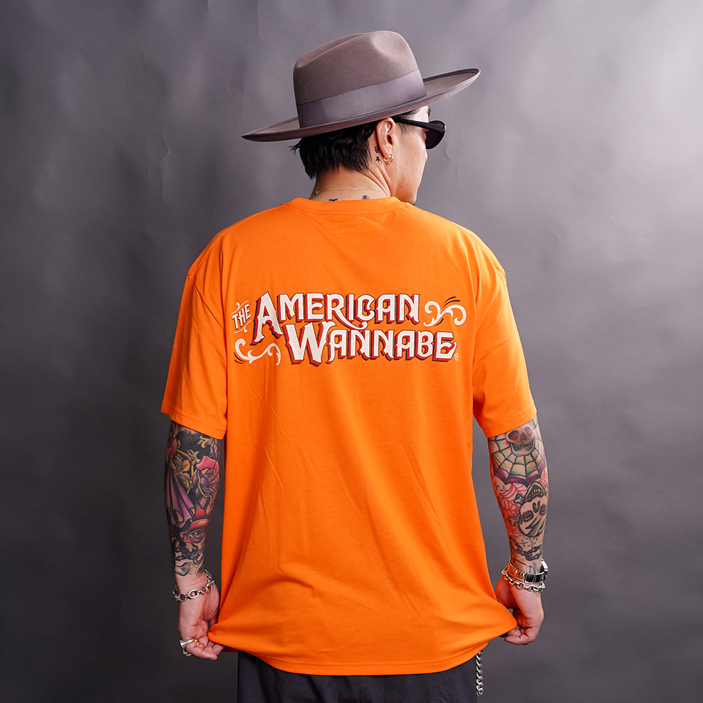 【LIMITED ITEM】THE AMERICAN WANNABE/アメリカンワナビー「SIGNBOARD S/S TEE / ORANGE」プリントS/S Tシャツ