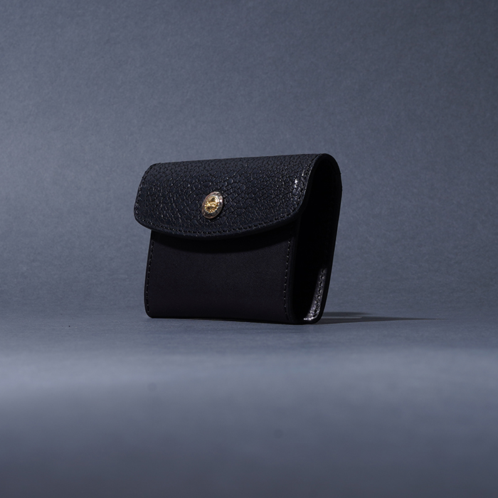 MOTO / モト「C3 HIGUMA×BELGIUM TAN LEATHER CARD CASE / BLACK」ヒグマ×ベルギーヌメレザー コイン＆カードケース