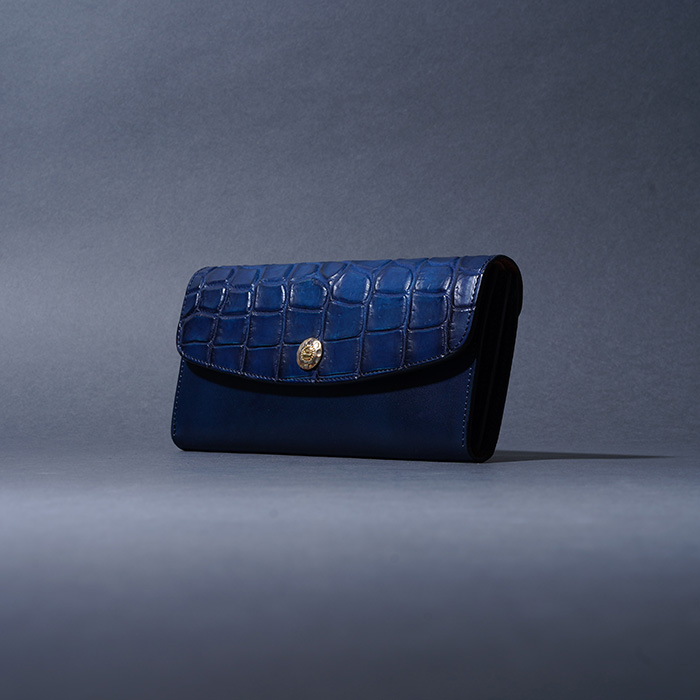 モト　MOTO　LW2 MOTO LW2 / モト コンチョ、フラップ式 牛革 カウレザー フル