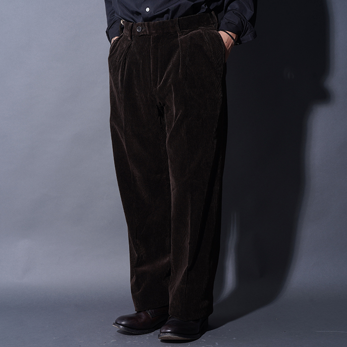 BY GLAD HAND/バイグラッドハンド「GLADWELL - STOMP FIT TROUSERS  / BROWN」コットンレーヨンコーデュロイトラウザース