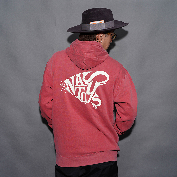NASTOYS/ナストイズ「Mid-Century Logo PULLOVER PARKA / RED」プルオーバーパーカー