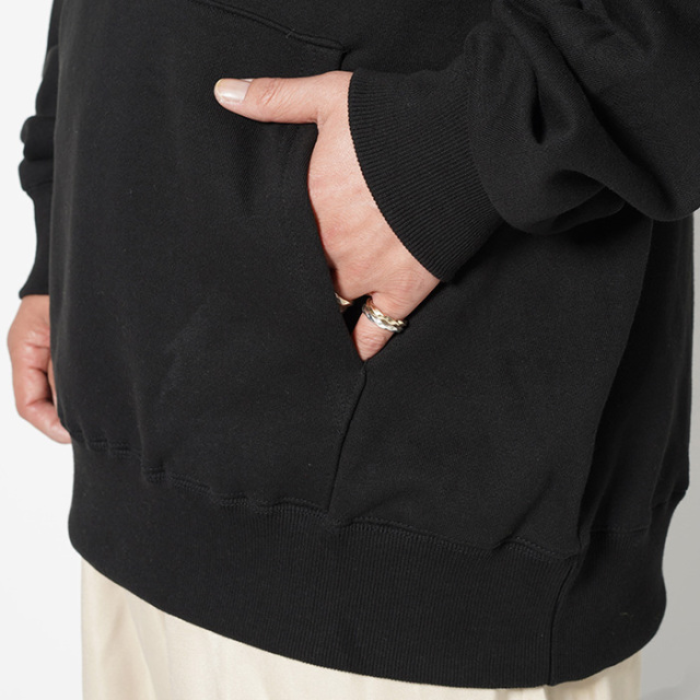 AWCB-240402 /「TRADE MARK CREW SWEAT / BLACK」クルーネック