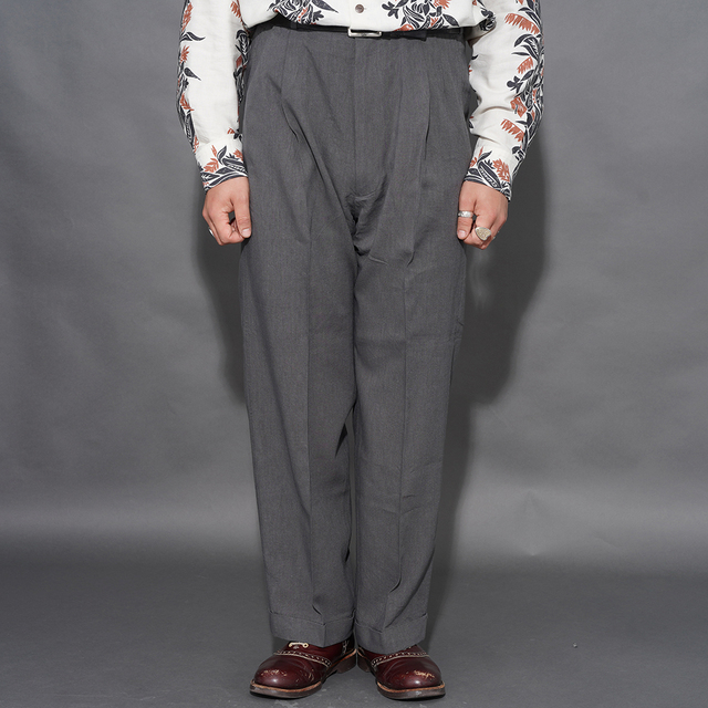 BYGH6119 /「GLADDEN - TWO TUCK TROUSER / CHARCOAL
