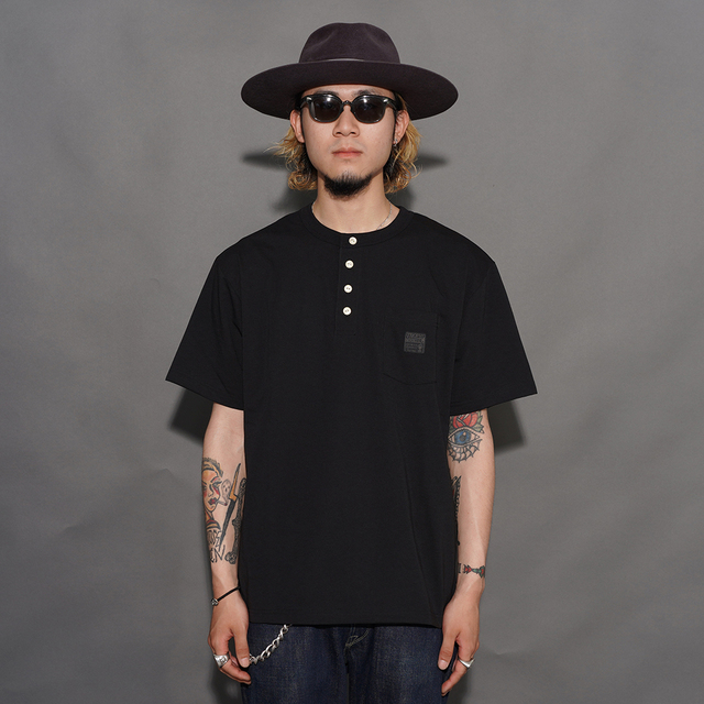 TROPHY CLOTHING/トロフィークロージング「"MONOCHROME" RD Henley Tee / BLACK」ヘンリーS/S Tシャツ