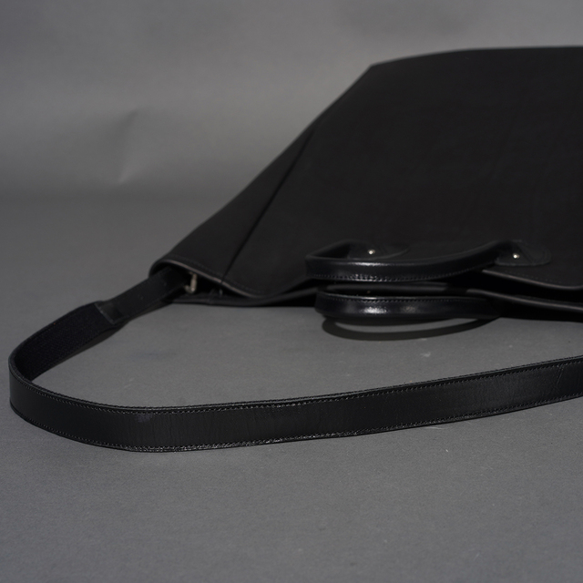 MOTO / モト「OILDE COW 2WAY BAG LARGE / BLACK」オイルドカウレザー