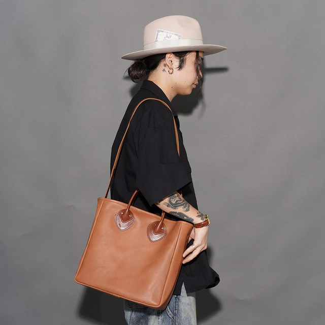 MOTO / モト「OILDE COW 2WAY BAG SMALL / BROWN」オイルドカウレザー