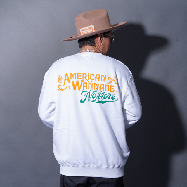 AMERICAN WANNABE/アメリカンワナビー「NO MORE Logo Crew Sweat / WHITE」クルーネックスウェット