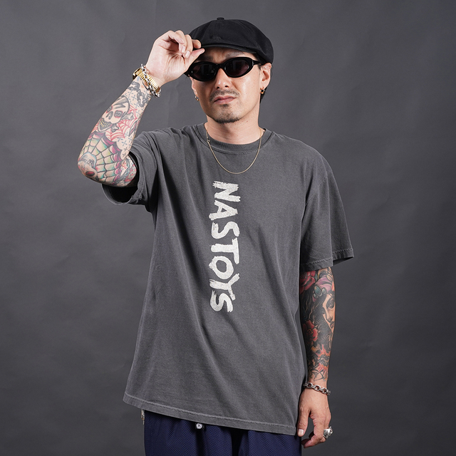 NASTOYS/ナストイズ「Brush Logo S/S TEE / BLACK」プリント半袖 Tシャツ