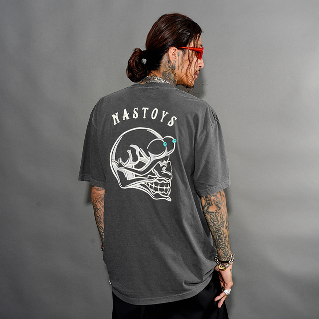 NASTOYS/ナストイズ「BENT BACK GIRL S/S TEE / BLACK」プリントS/S Tシャツ