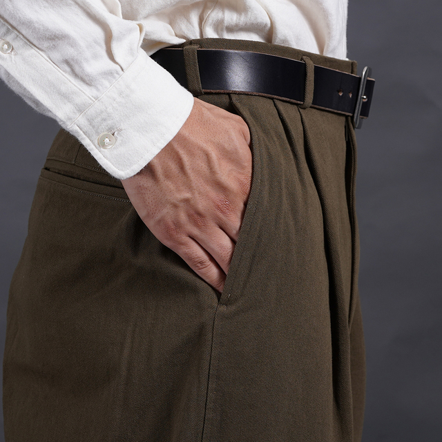 BYGH6312 /「GLADDEN - TWO TUCK TROUSER / KHAKI」ツータックトラウザーズ