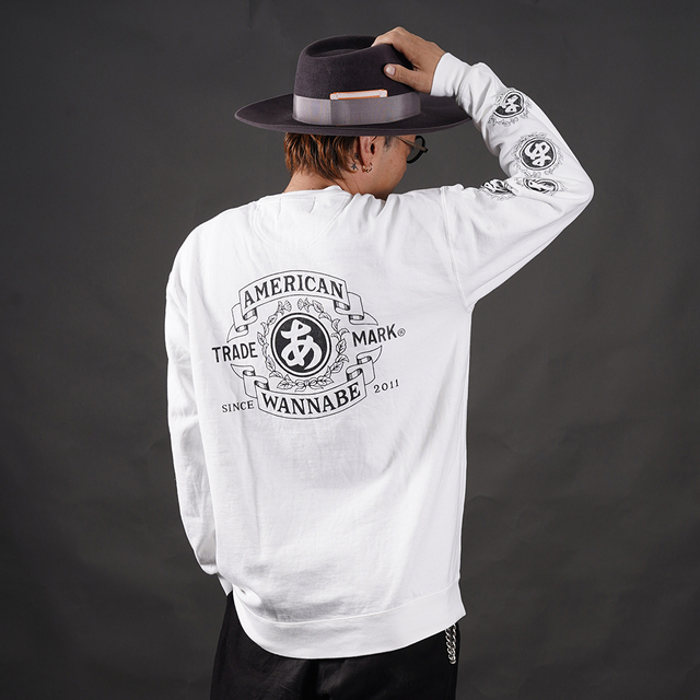 THE AMERICAN WANNABE/アメリカンワナビー「TRADE MARK ARCHIVE  Crew Sweat / WHITE」スリーブプリントクルーネックスウェット