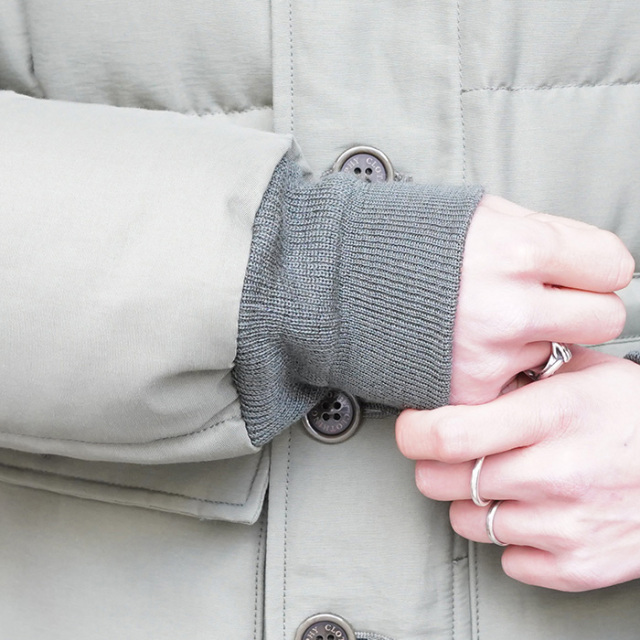 TR24AW-508 /「Alpine Down Coat / OILVE」ダウンジャケット