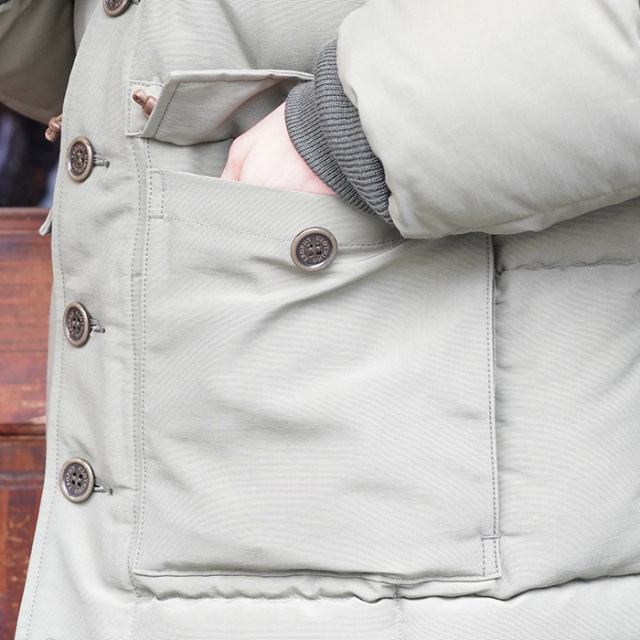 TR24AW-508 /「Alpine Down Coat / OILVE」ダウンジャケット