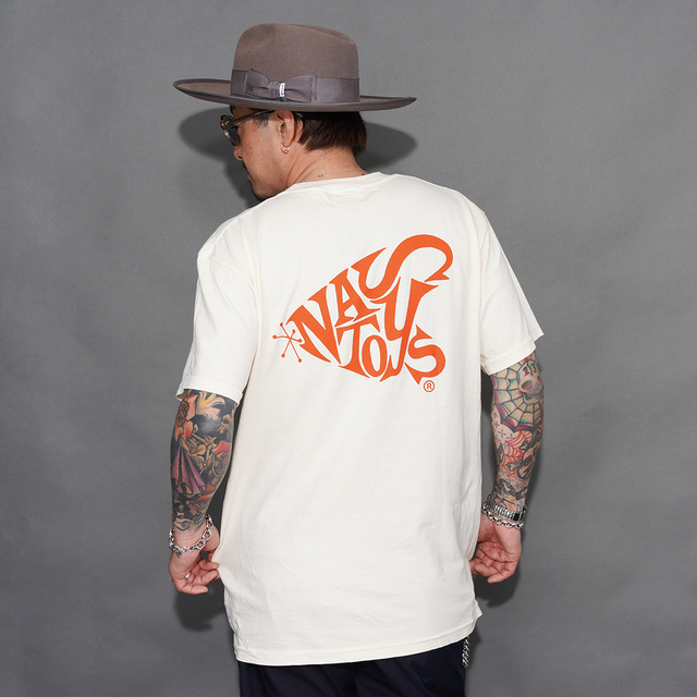 NASTOYS/ナストイズ「Mid-Century Logo S/S TEE / WHITE」プリントS/S Tシャツ