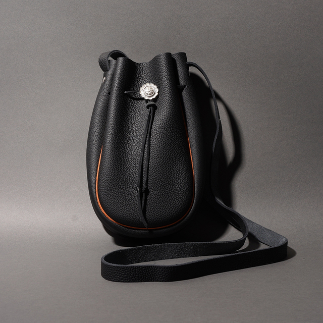 未使用級✨ATTRACTIONS×MOTOR レザーショルダーバック　ブラック LIMITED ITEM】MOTOR / モーター「MOTOR “Leather Shoulder Pouch