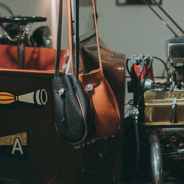 LIMITED ITEM】MOTOR / モーター「MOTOR “Leather Shoulder Pouch