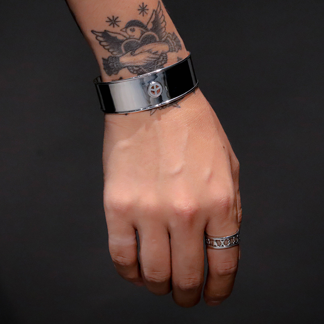 PORTER CLASSIC / ポータークラシック「PEACE INLAY SILVER BANGLE