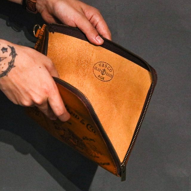 vasco × GLADHAND「LEATHER DOCUMENT BAG / BROWN」レザードキュメント