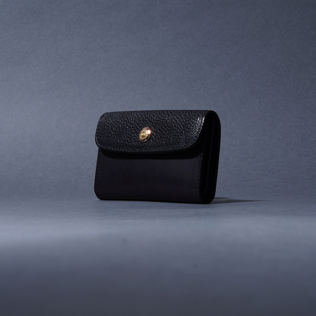 MOTO / モト「CA6 HIGUMA×BELGIUM TAN LEATHER CARD CASE COMPACT WALLET / BLACK」ヒグマ×ベルギーヌメレザー カードケースコンパクトウォレット
