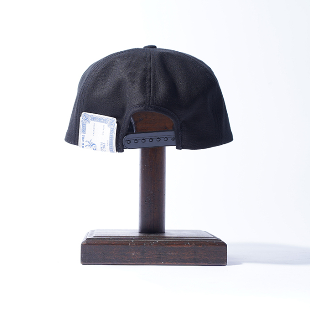 お得意 D-00004 / 「TRUCKER CAP / BLACK」 ロゴトラッカーキャップ