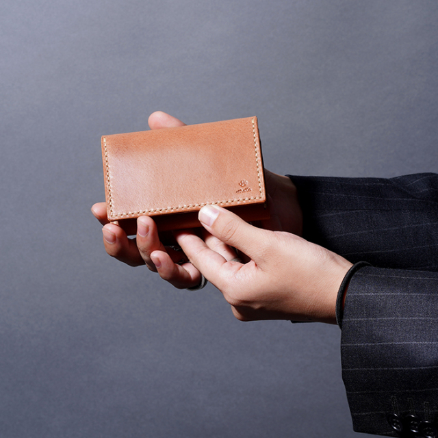 MOTO / モト「CA4 CARD CASE / BROWN」カードケース・名刺入れ