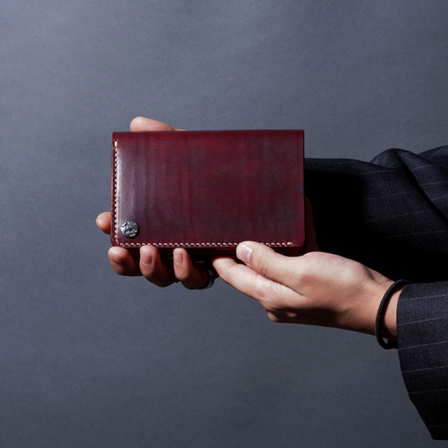 MOTO / モト「W2D HAND-DYED MIDDLE WALLET / BURGUNDY」手染めミドル