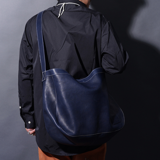 AWA-250602 /「LEATHER NEWS PAPER BAG / NAVY」レザーニュース