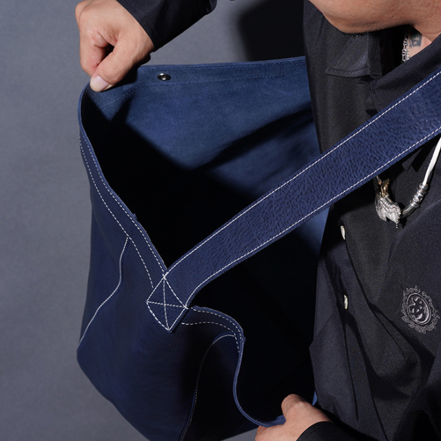 AWA-250602 /「LEATHER NEWS PAPER BAG / NAVY」レザーニュース