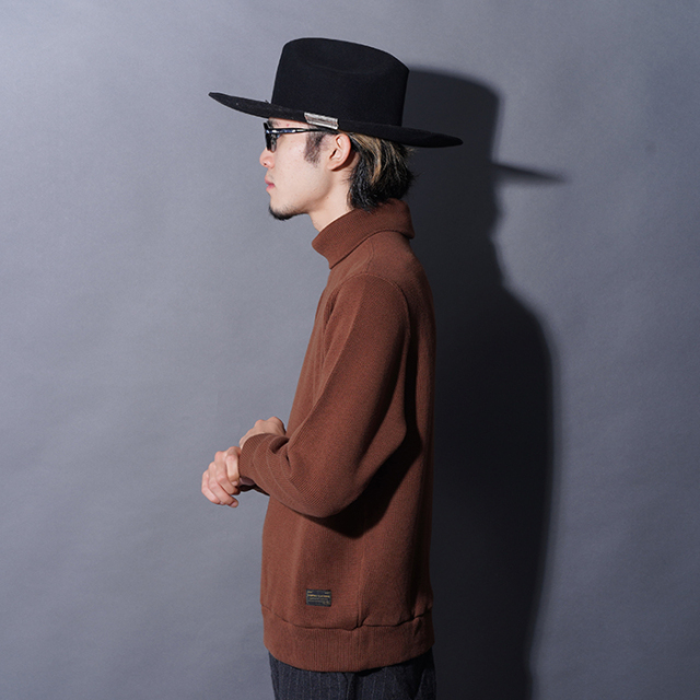 TR25AW-207 /「Naval High Neck L/S Tee / BROWN」コットンニット