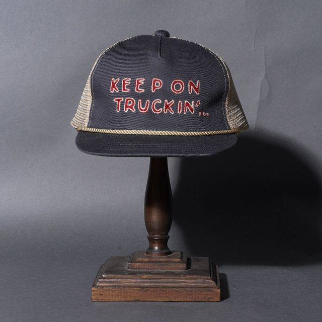 WRD61G02 /「KEEP ON TRUCKIN' - TRUCKER CAP / BLACK」トラッカーキャップ
