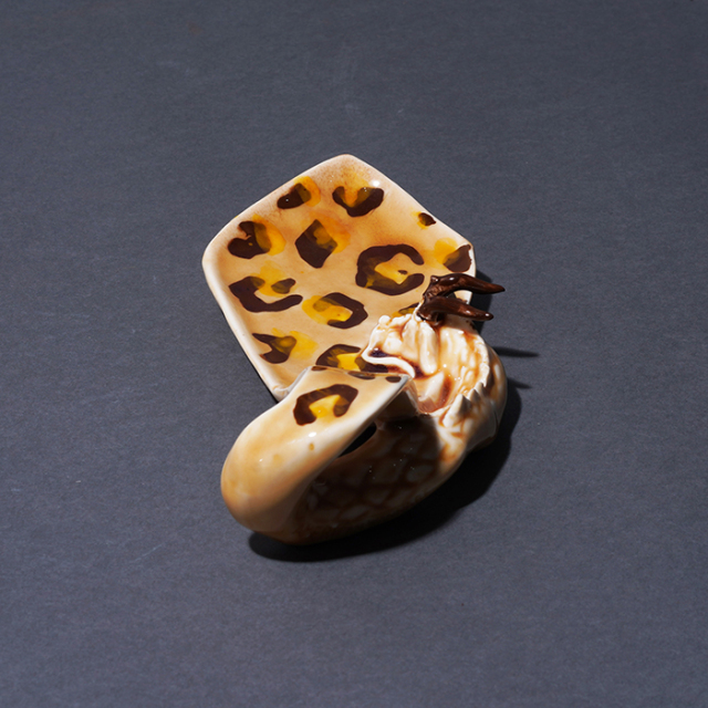 blackboots ceramics 骸骨　お香立て　アメリカンワナビー BLACKBOOTS CERAMICS×AMERICAN WANNABE /「LEOPARD DRAGON TIE