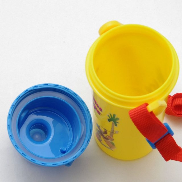 おさるのジョージ　水筒